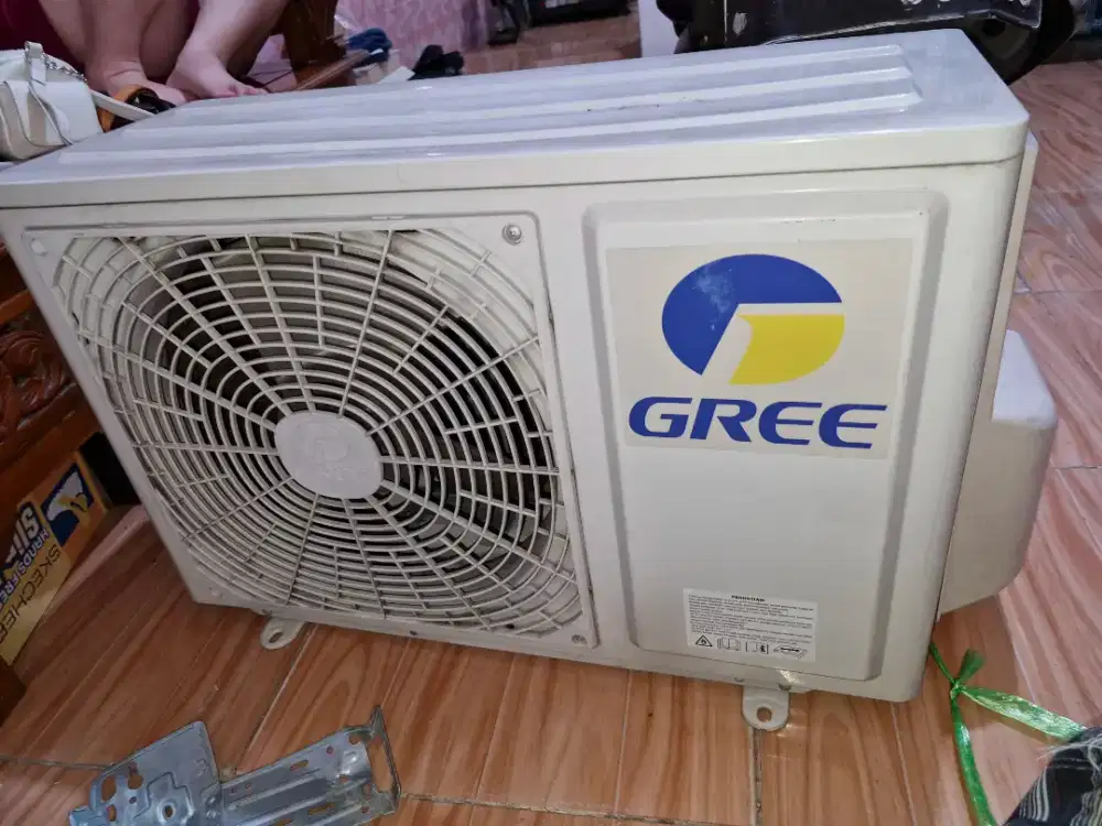 AC GREE 0.5PK kondisi baik dan masih ada Garansi 1 tahun