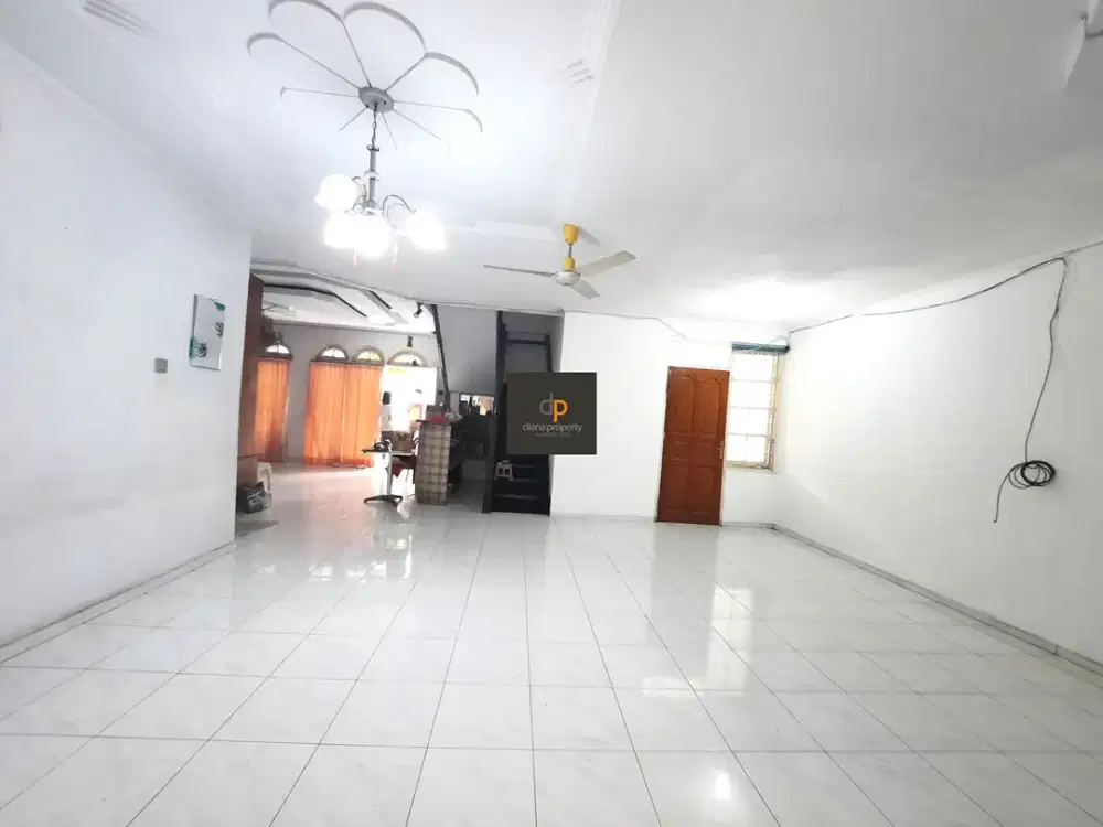 Dijual Cepat Rumah Tua di Muara Karang blok 8, 200m2, Jalan lebar, Favorit!