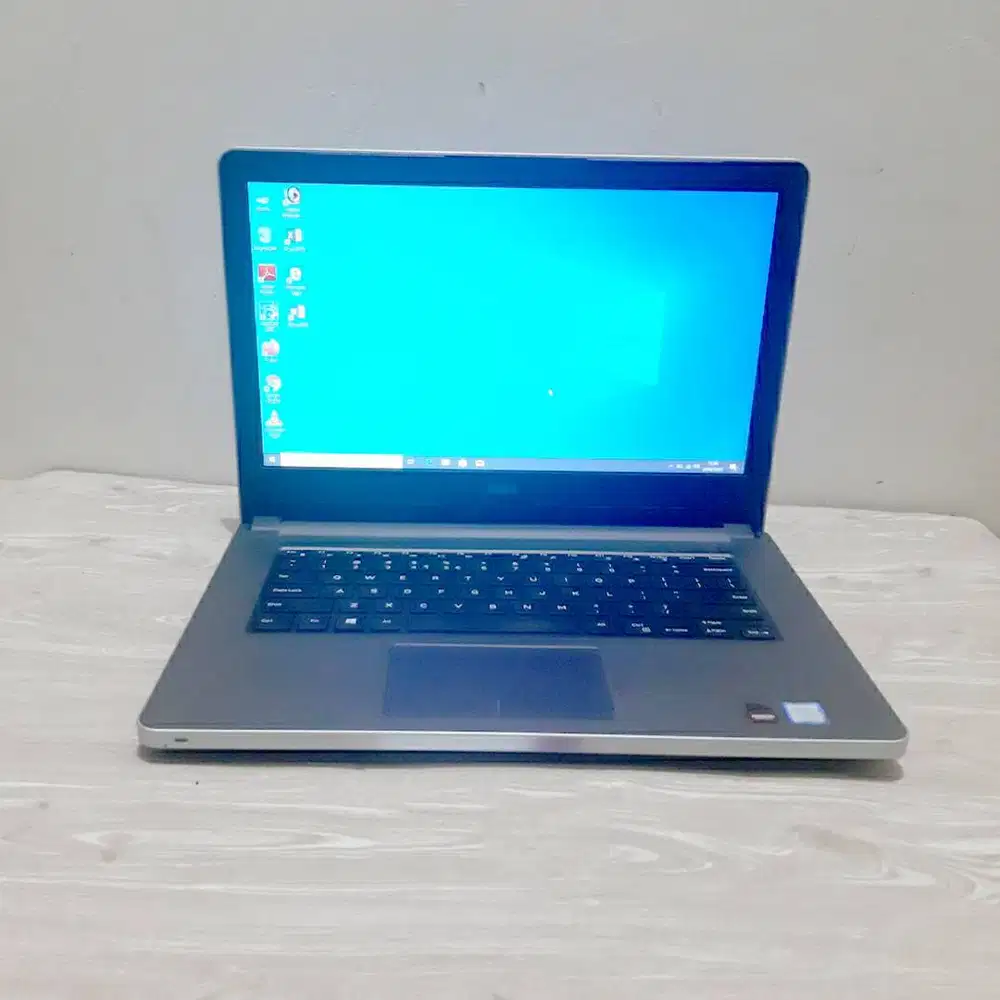Laptop Dell Inspiron 5468 Core i5 7200u Ram 8GB SSD VGA AMD 2GB *RRC