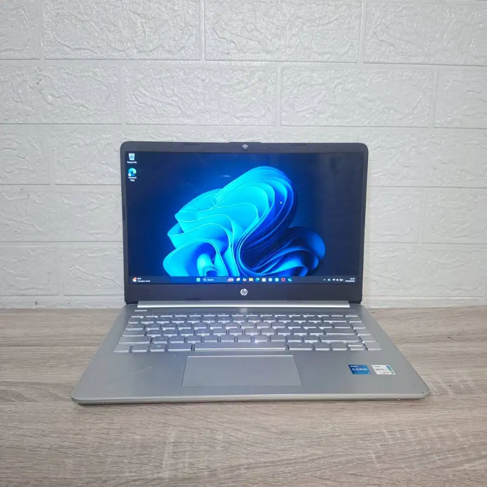 Laptop HP 14s-DQ4016TU Core i5 gen11 RAM 16 SSD 512 14in Full HD Slim