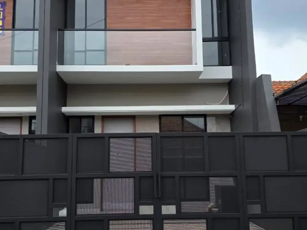 Dijual Rumah Rungkut 2Lt Dekat MERR – ROW 3 Mobil!