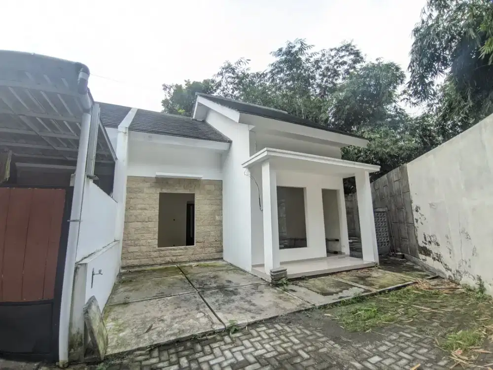 Hunian Nyaman Dekat Jalan Magelang, Ada Mini Pool-nya!