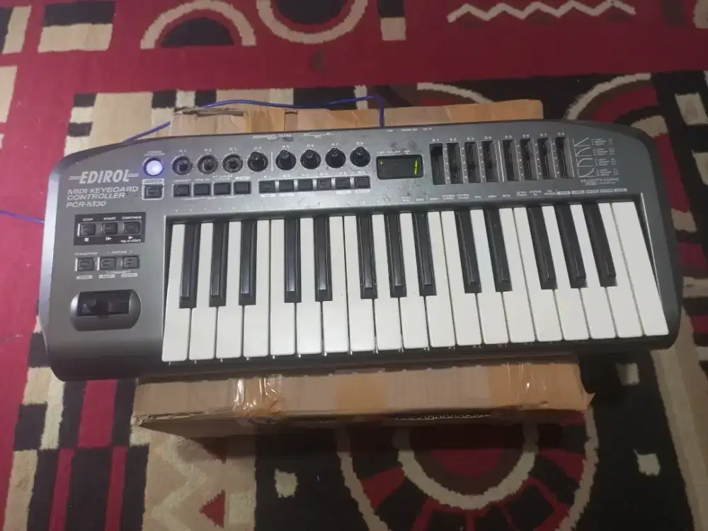 Midicontroler edirol PCR M-30