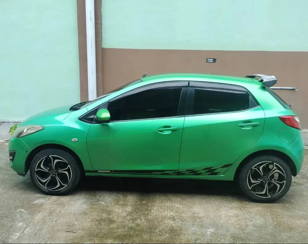 DIJUAL – Mazda 2 Hatchback 2012 Matic | Siap Pakai