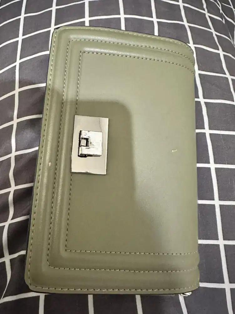 Tas Stadivarius Warna Hijau Tua