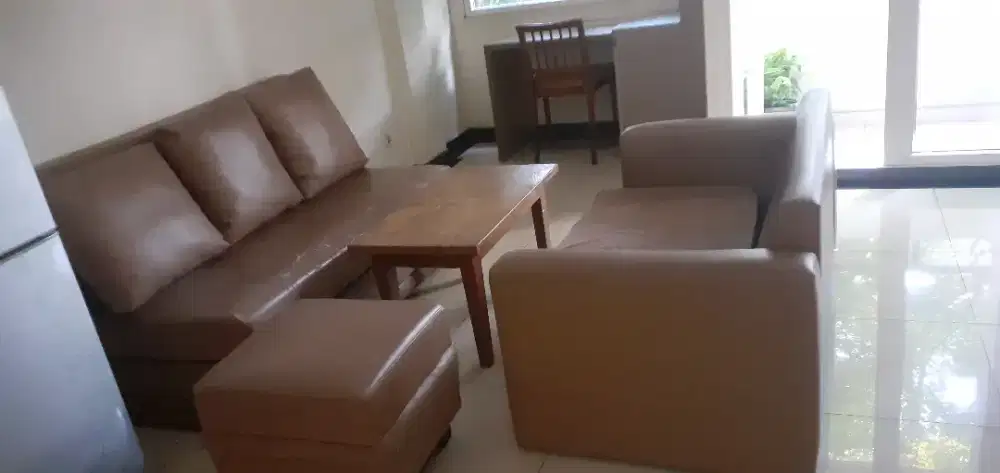 Dijual cepat sofa kantor ada 2 sudh tidak terpakai
