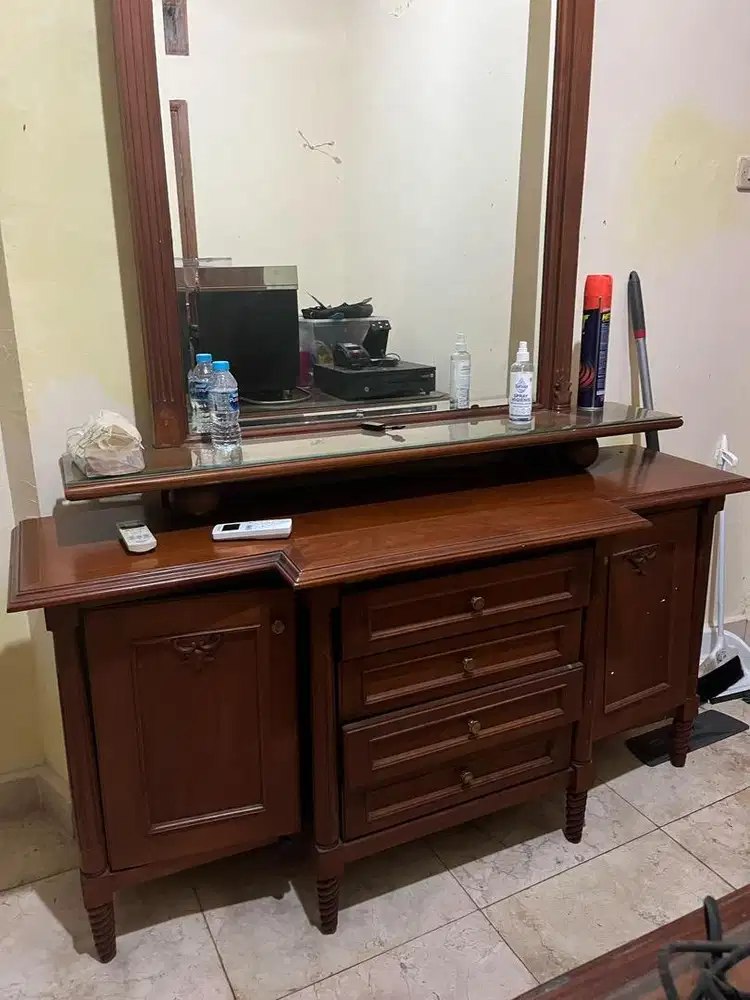 Kumpulan Furnitur second, kayu Jati