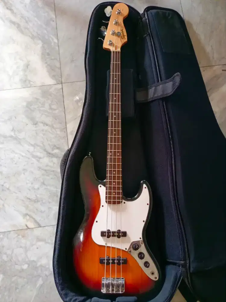 Squier Jazz Bazz '21 Affinity