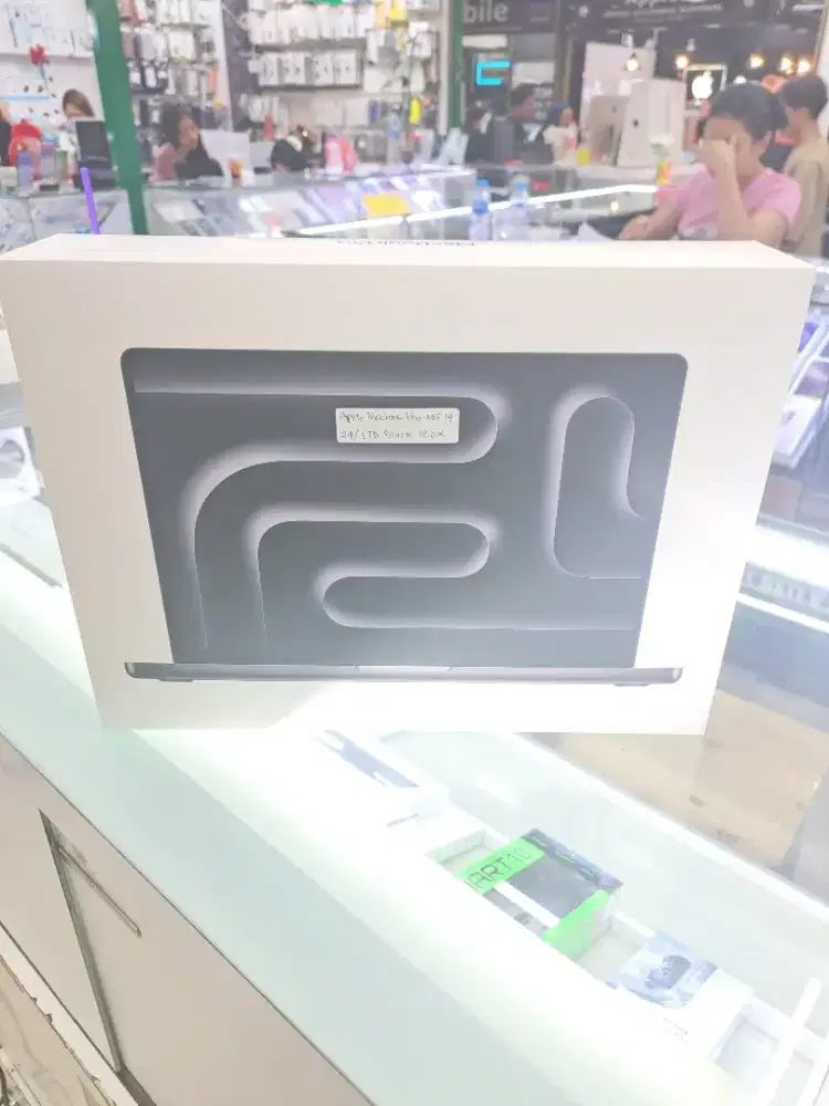 Macbook Pro M5 24/1TB SSD Space Black 14 Inch New IBOX Ready