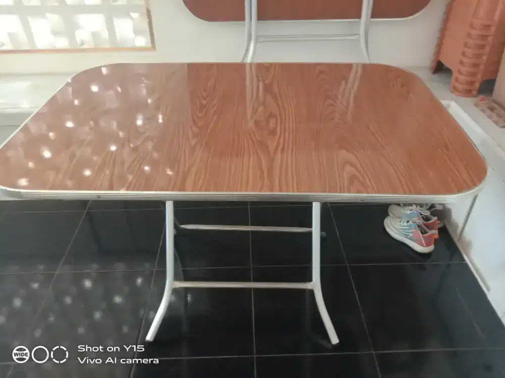 Dijual murah meja makan dragonfly kondisi baik sekali