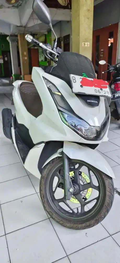 Honda PCX 160 2023 putih