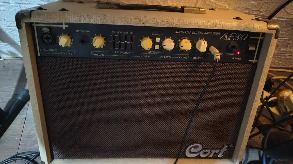 Dijual Murah Amplifier Gitar dan Mic Cort AF30 Jernih dan Portable