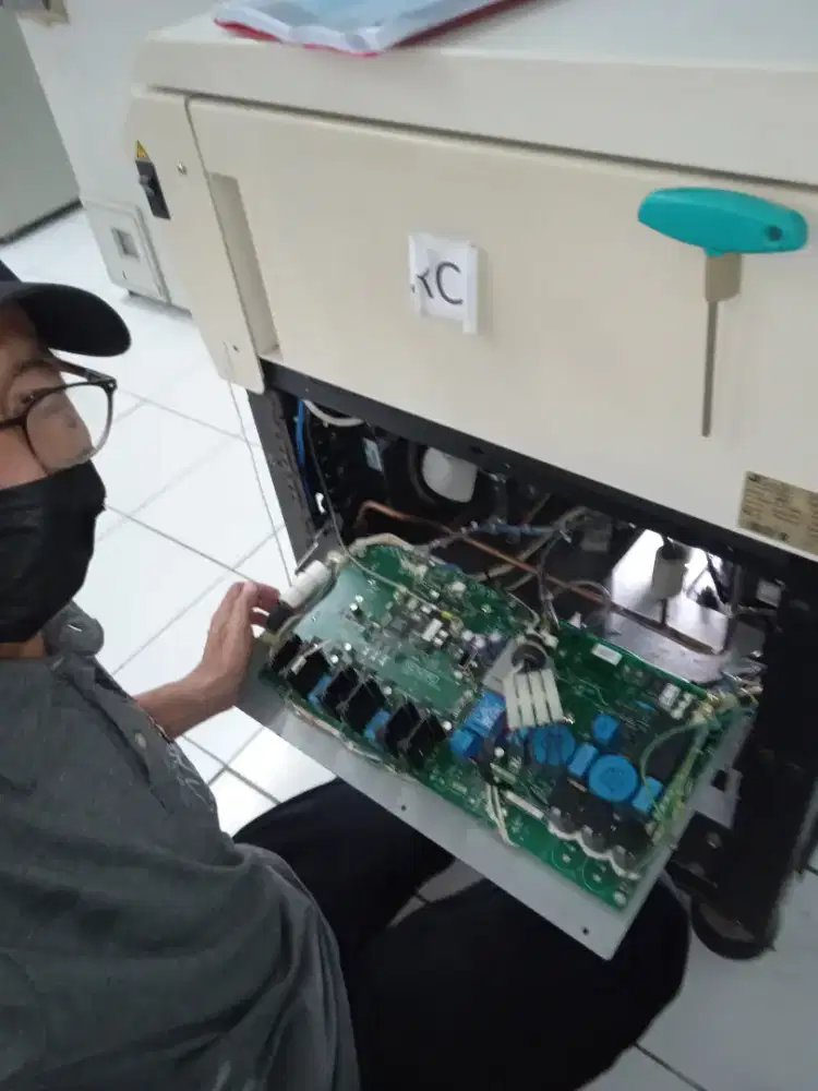 Servis & perbaikan alat elektronik /alat kesehatan
