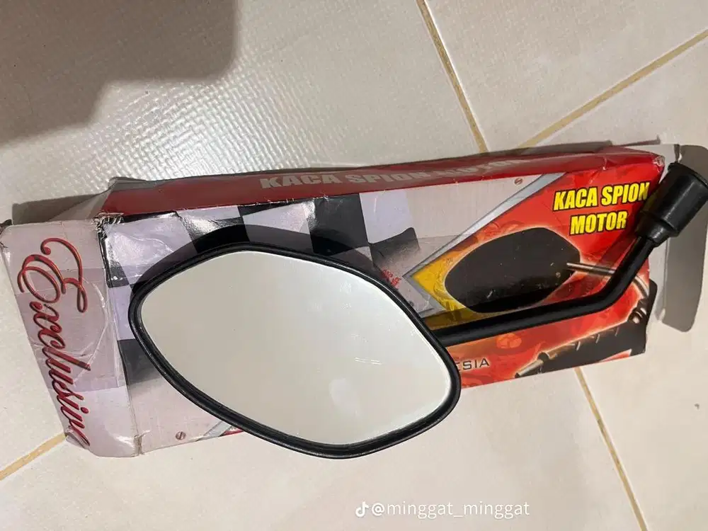 Holder motor, kaca spion