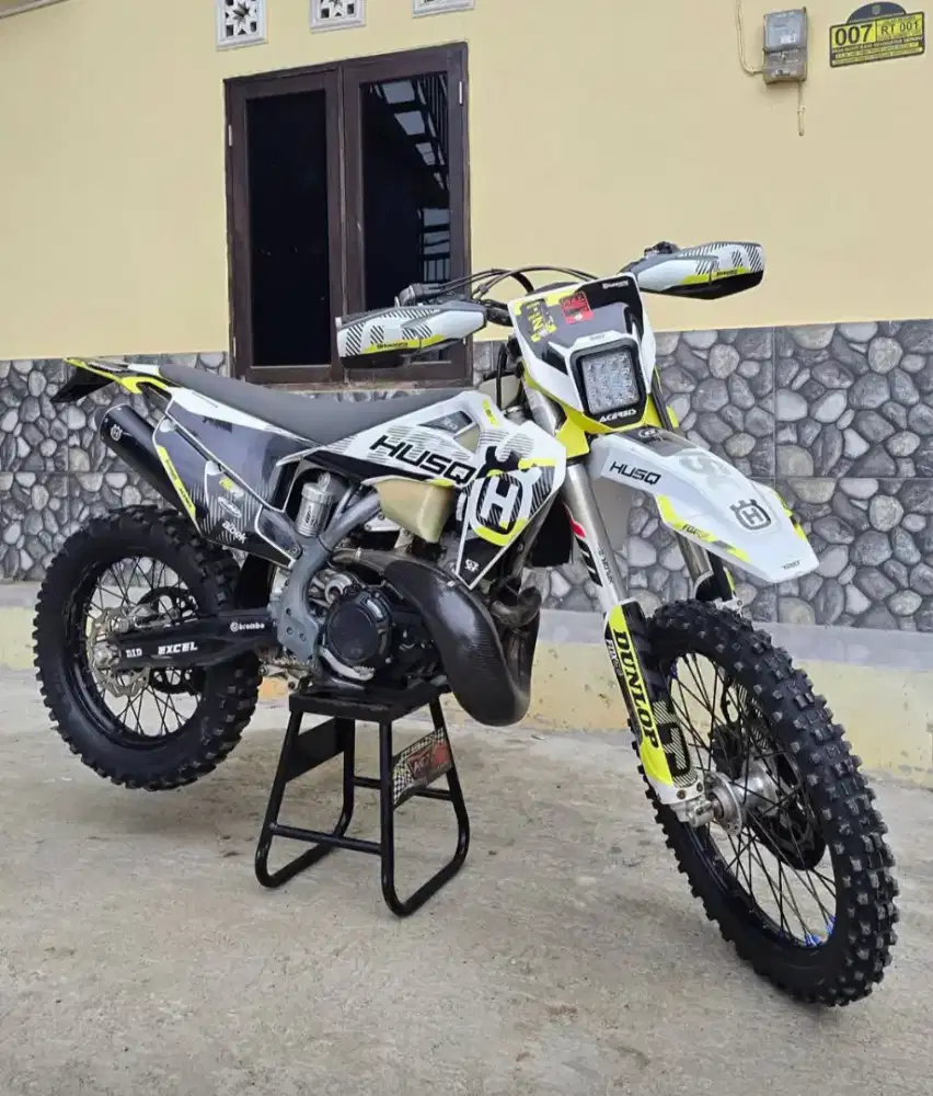 Husqvarna 2022 lengkap faktur