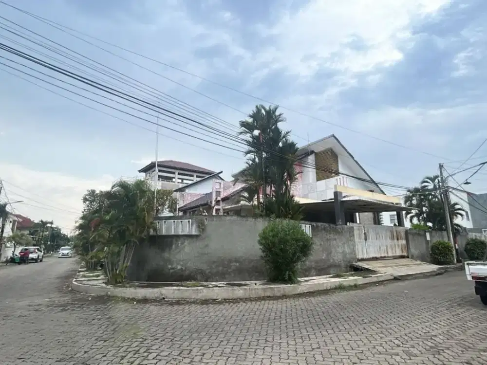 Ciamik Poll Rumah Hook 2 Lantai Semi Furnish Daerah Kalijudan Siap Huni