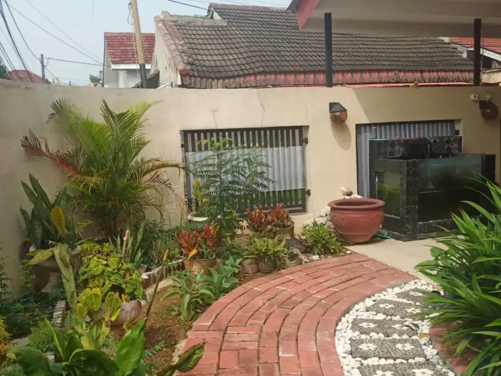 Miliki Rumah Hunian Yang Nyaman di Komplek Sarana Indah Permai, Dengan Luas Tanah 182m2, Surat SHM