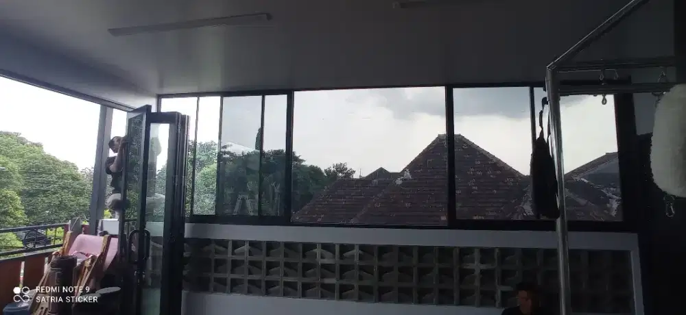 Kaca film ruang gym kacafilm gedung panggilan di jogja sleman