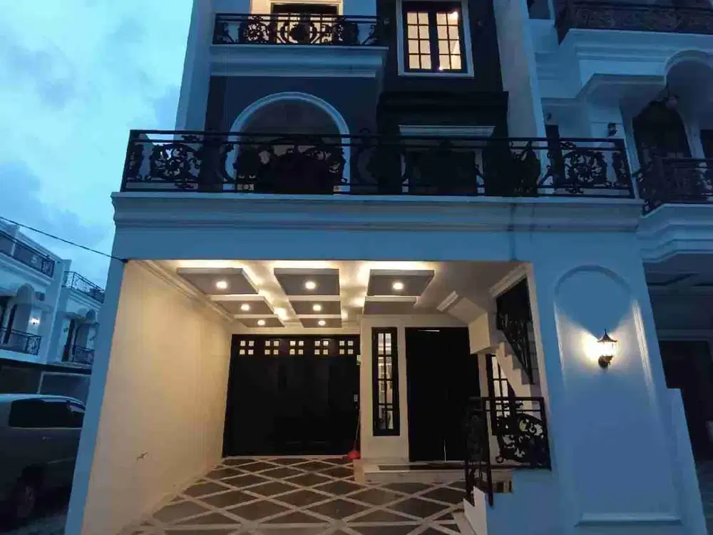 Di Jual Rumah Baru 3 Lantai Cluster Jalan utama Di Jagakarsa Jakarta Selatan
