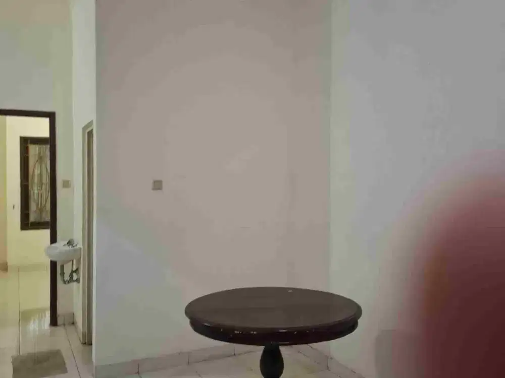 Rumah Sewa mungil bagus murah sangat strategis bebas banjir