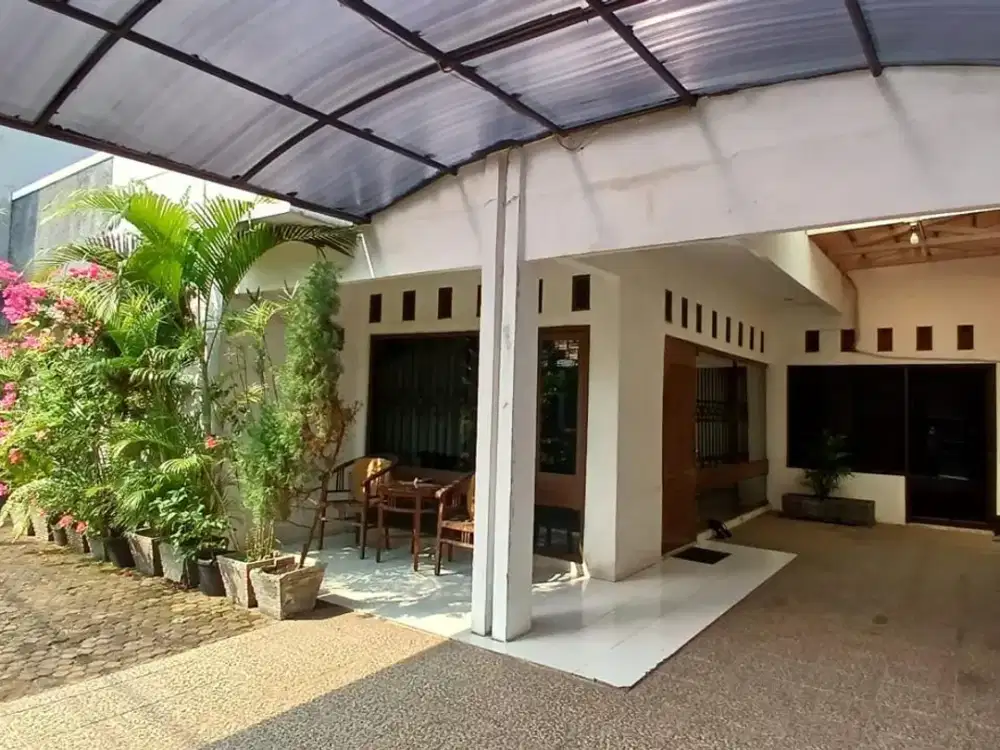 Dijual Cepat Rumah 2 Lantai Siap Huni, Semi Furnished, Cipinang, Jakarta Timur