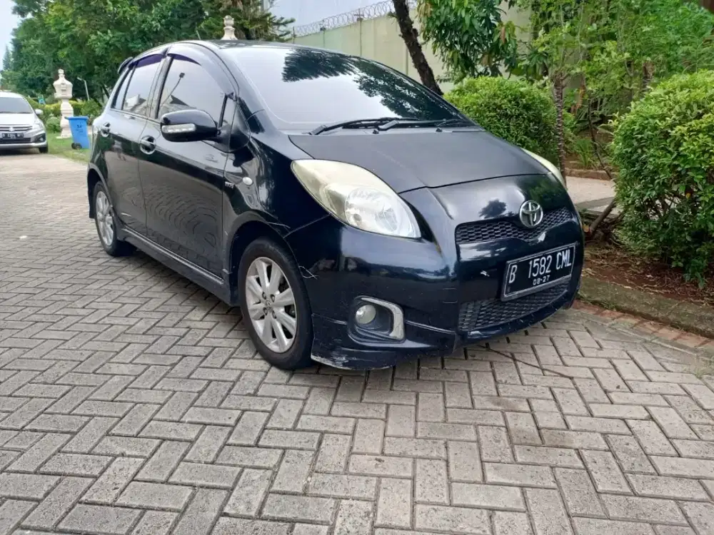 Toyota Yaris E 1.5 Automatic 2012 Bensin Hitam Metalik Km 118 rb Rcd