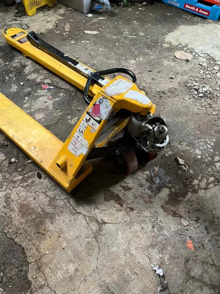 Hand track atau hand pallet