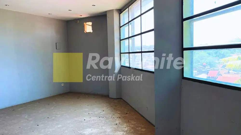 Ruko atau Ruang Usaha di Mainroad Cihampelas Kota Bandung