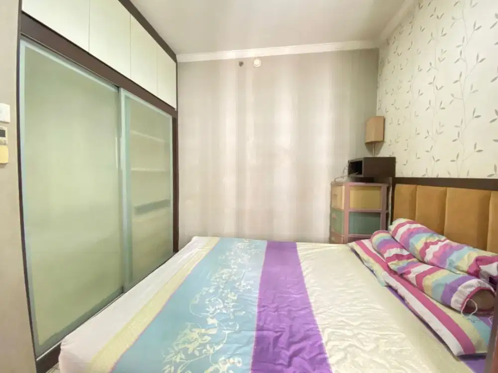 2 kamar furnish lantai rendah view pool Apt.Mediterania Garden Res 2