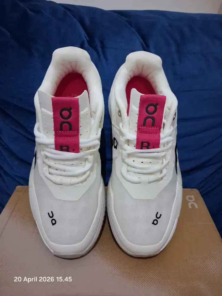 Sale..OC Roger Pro 2 Ice Pink
Tenis & Padel
Size 39