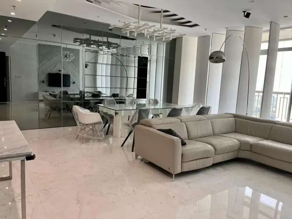 Disewa apartemen Botanica Furnished 3BR Uk 225m2 at Jakarta Selatan