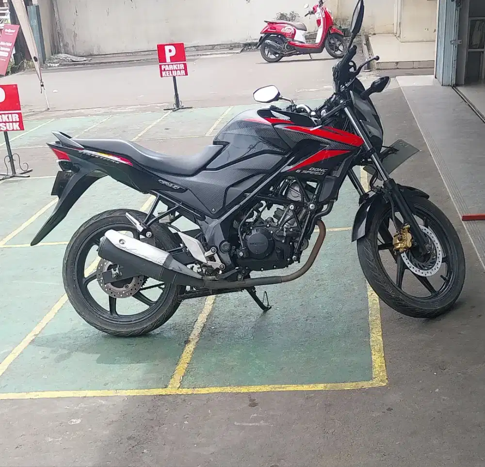 Motor Honda CB 150 R