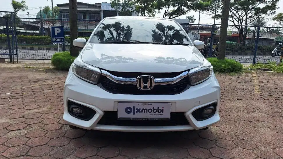 DP MURAH Honda Brio Satya 1.2 E Bensin-AT 2019 Putih CYBZD