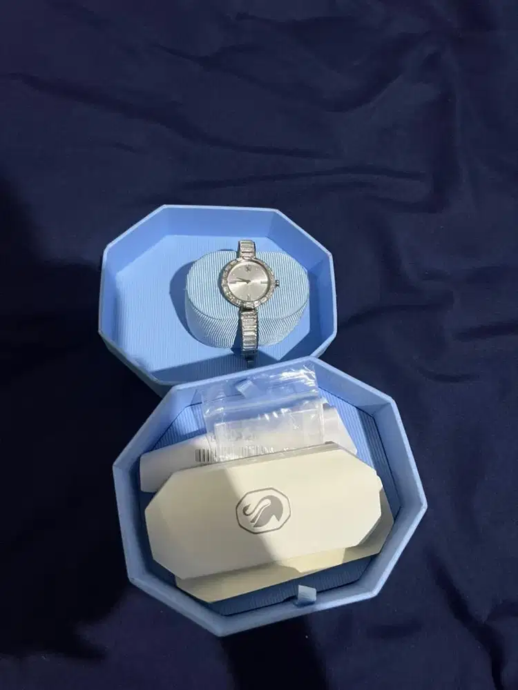 Jam Tangan Swarovski