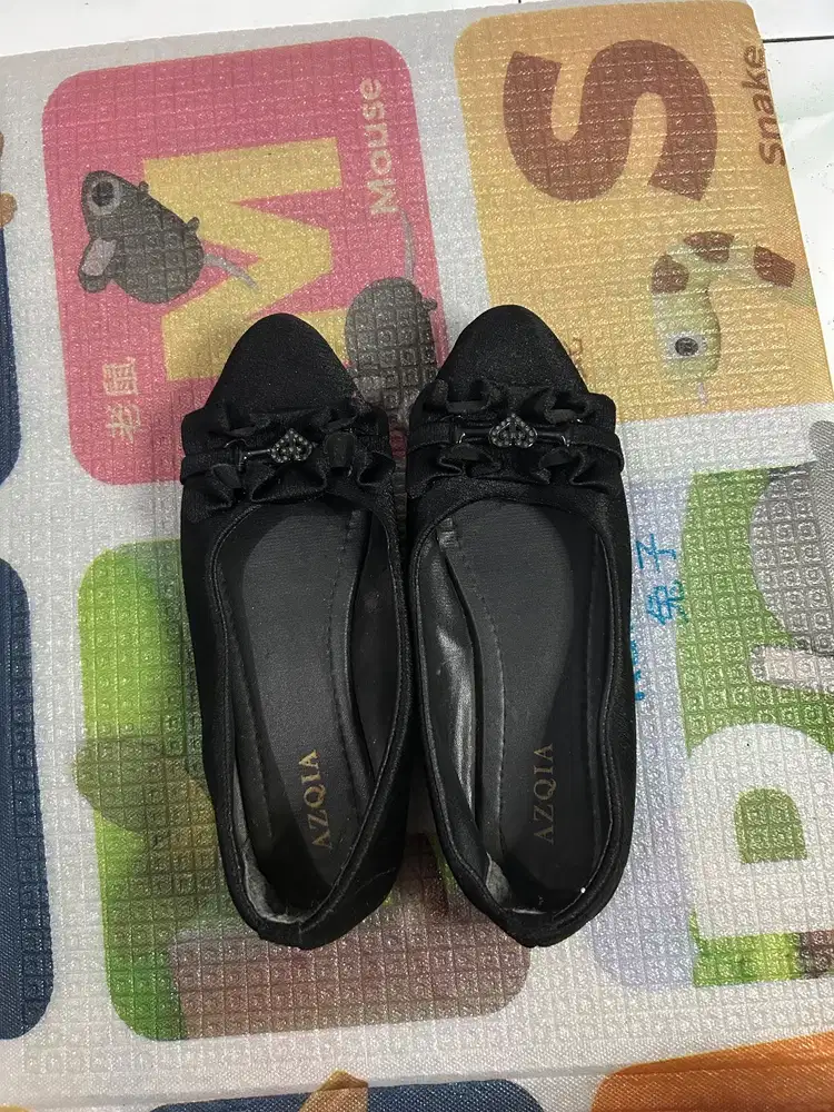 Flatshoes masih bagus, hitam pekat