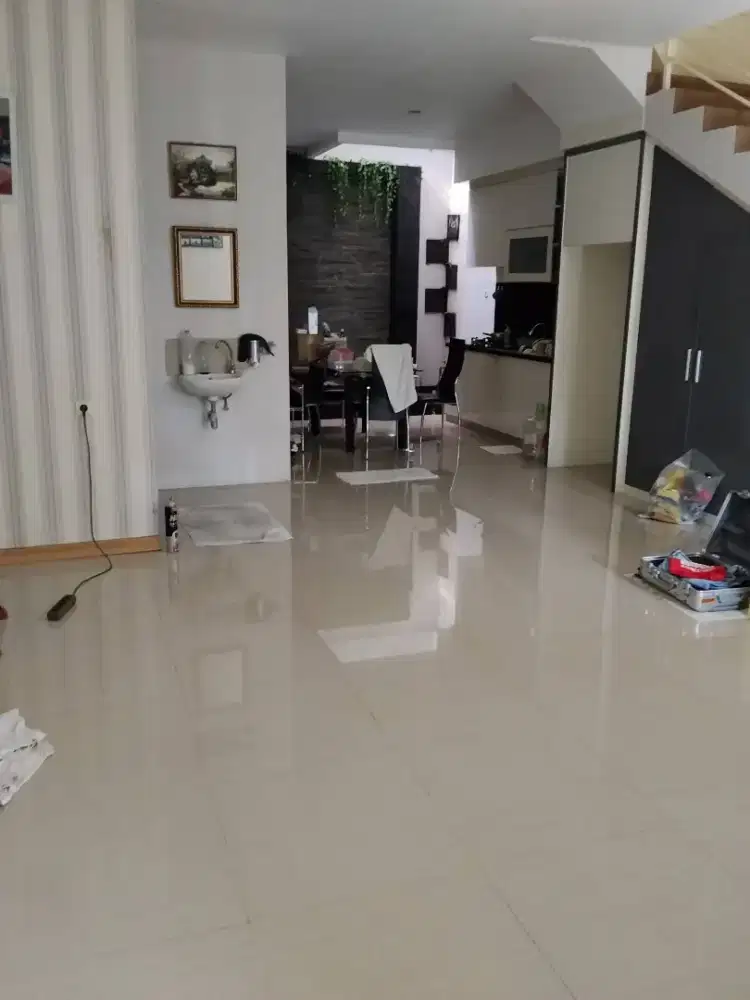 RUMAH 2 LANTAI MINIMALIS HANYA 1 M-AN SUKOLILO DIAN REG DEKAT MERR ITS