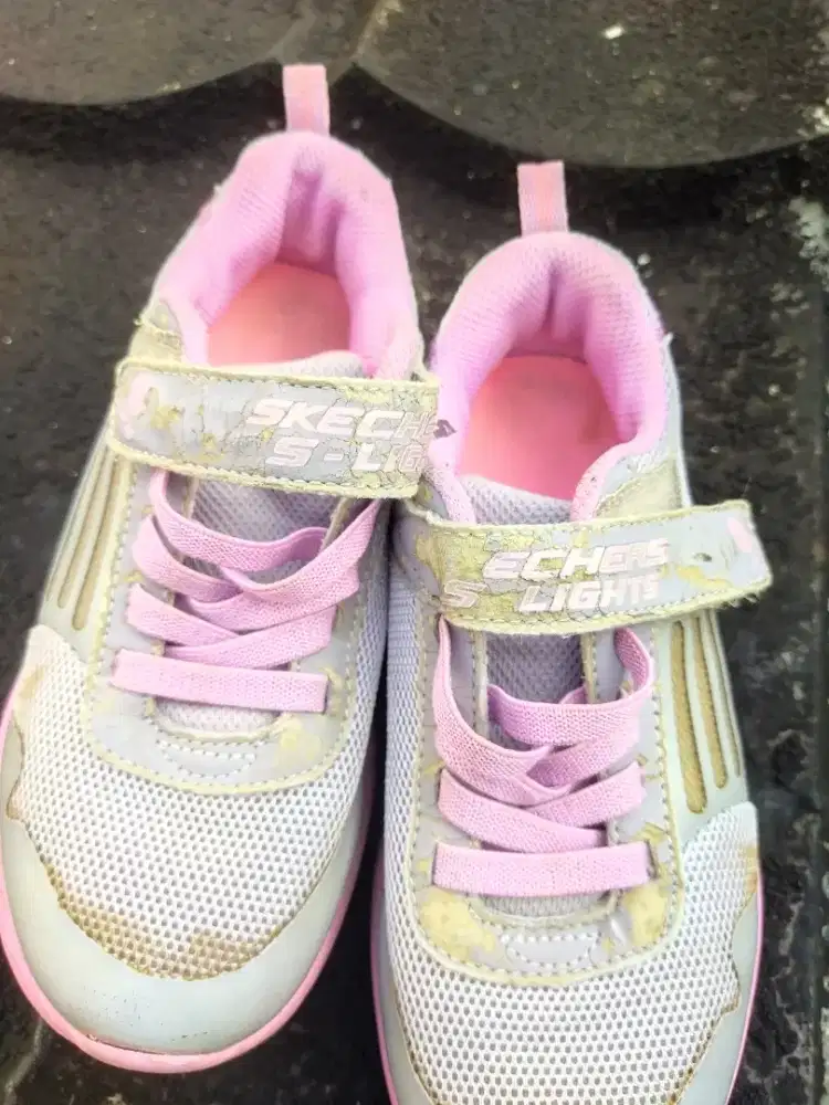 Skechers anak perempuan