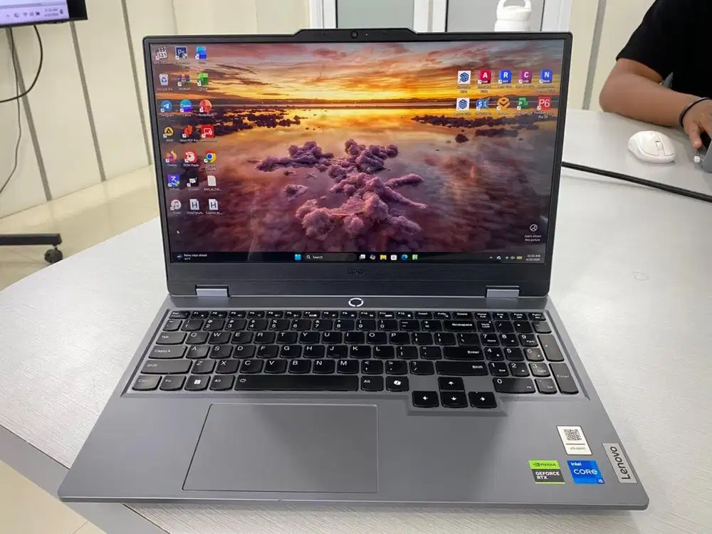 LENOVO LOQ 15IRX9