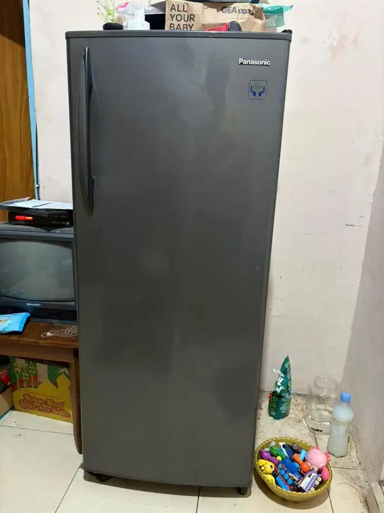 Jual Kulkas freezer 1,6 nego