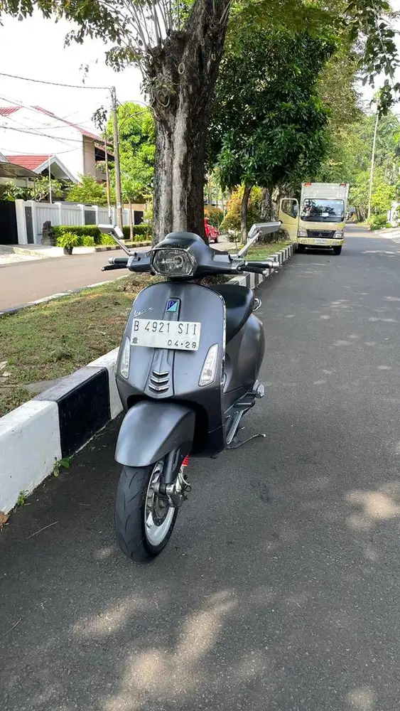 DIJUAL Vespa Sprint iGet ABS 150 thn 2019