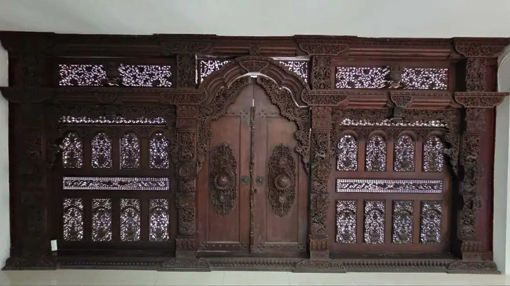 gebyok kayu jati ukir 300x600