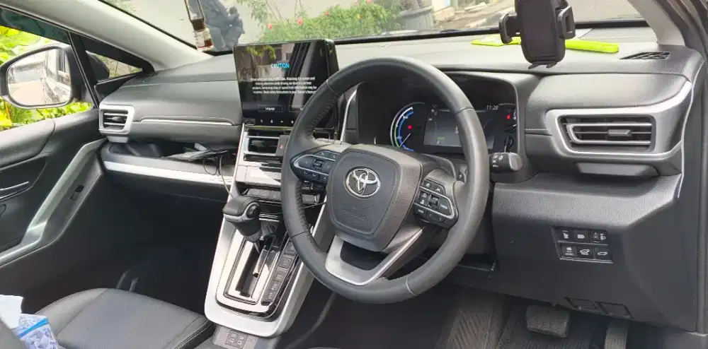 Toyota Kijang Innova 2025 Hybrid
