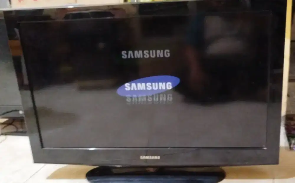 Tv 32 Samsung layar goyang
