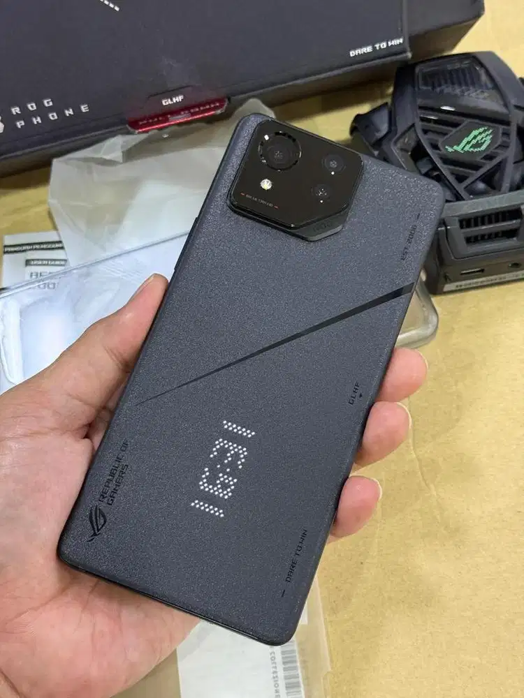 Asus Rog Phone 8 Pro 24/1TB Fullset Mulus Sehat Garansi Resmi No Minus