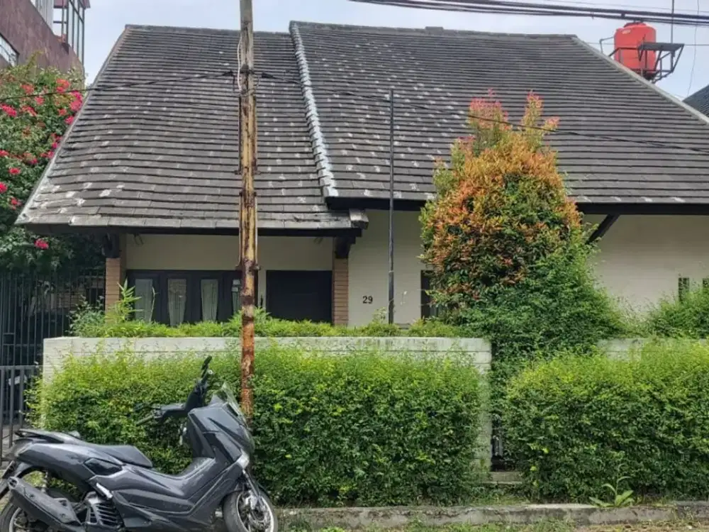 Y. DIJUAL RUMAH HOOK KOMPLEK MARGAHAYU RAYA BANDUNG