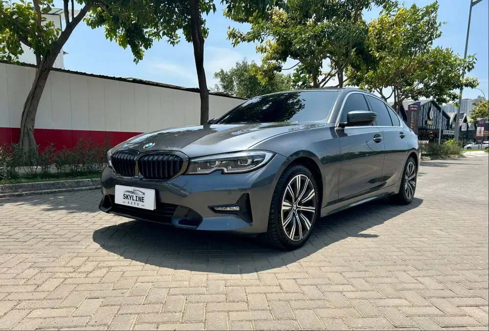 JUAL CEPAT! BMW 320i G20 SPORT AT MATIC 2022 ISTIMEWA LOW ODO