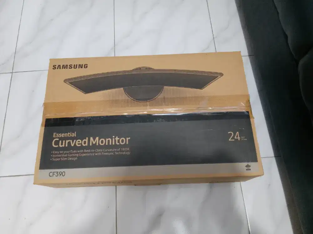 Monitor LED Samsung curved 24 fullset layar bening, baca iklan baik2.