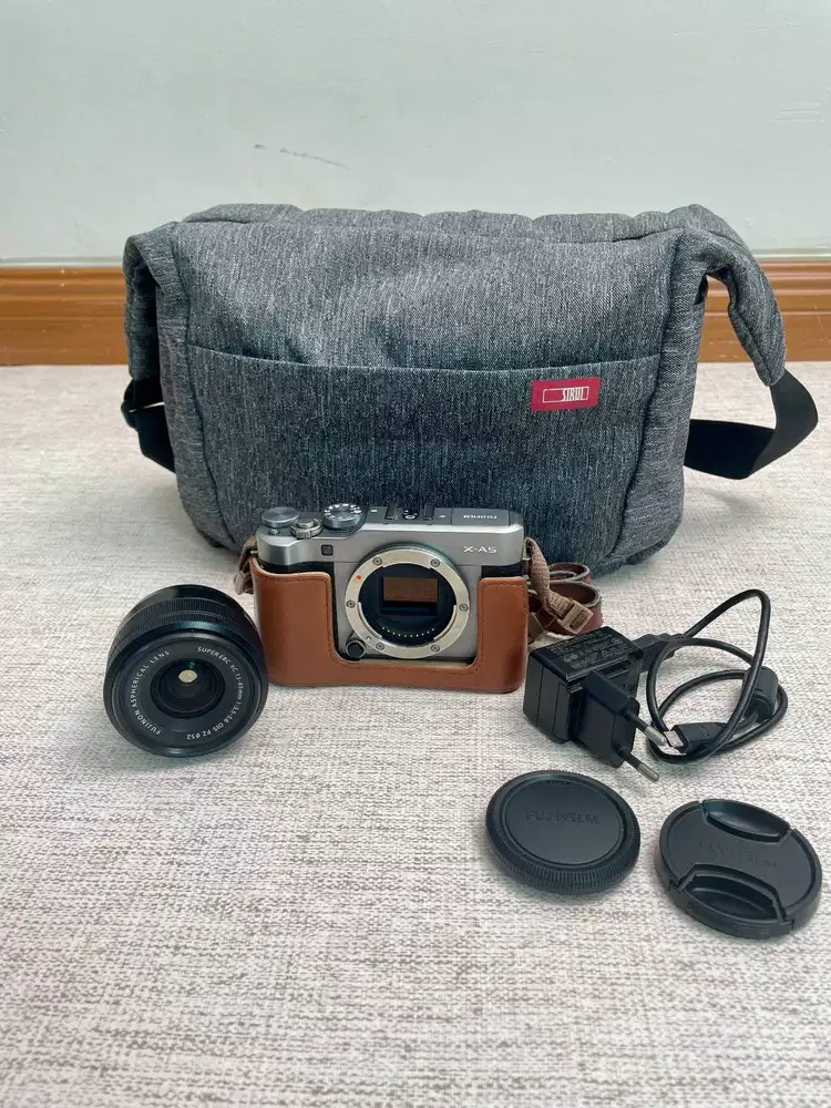 DIJUAL FUJIFILM X-A5 FREE LENS KIT15-45mm, CHARGER & TAS