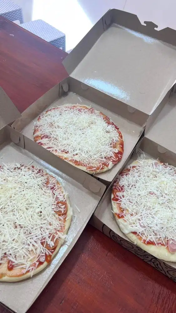 lowongan kerja buat perempuan di toko pizza