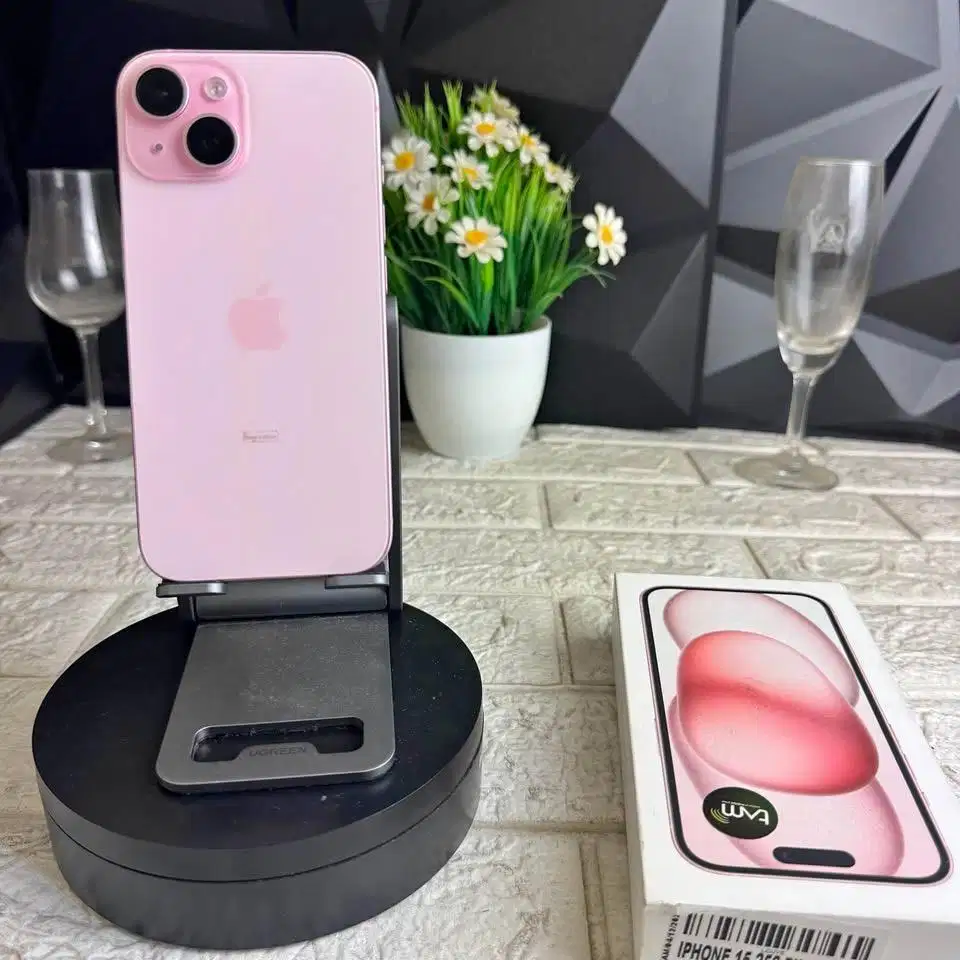 iPhone 15 256GB Pink Garansi ON iBox Desember 2026 Mulus Like New